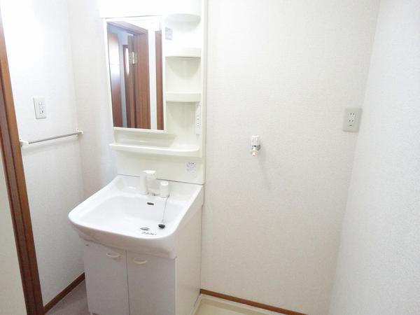 中巨摩郡昭和町清水新居のアパート