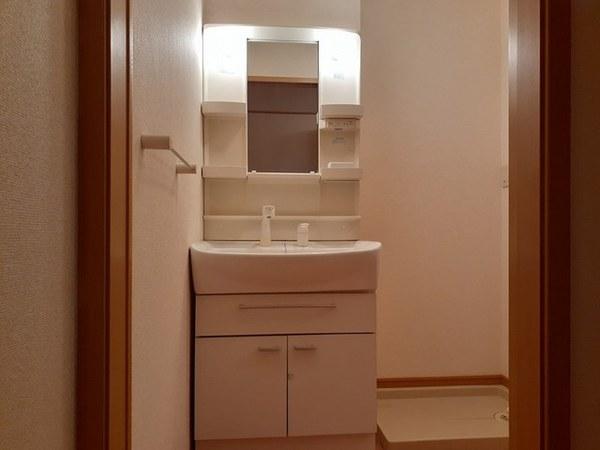 甲州市塩山上井尻のアパート