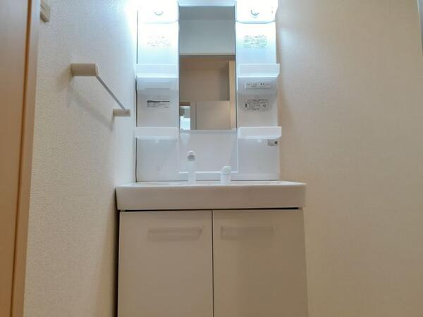 中巨摩郡昭和町築地新居のアパート