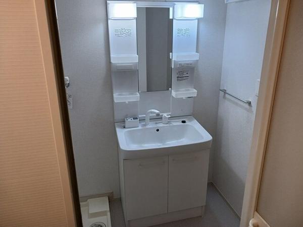 中巨摩郡昭和町河西のマンション