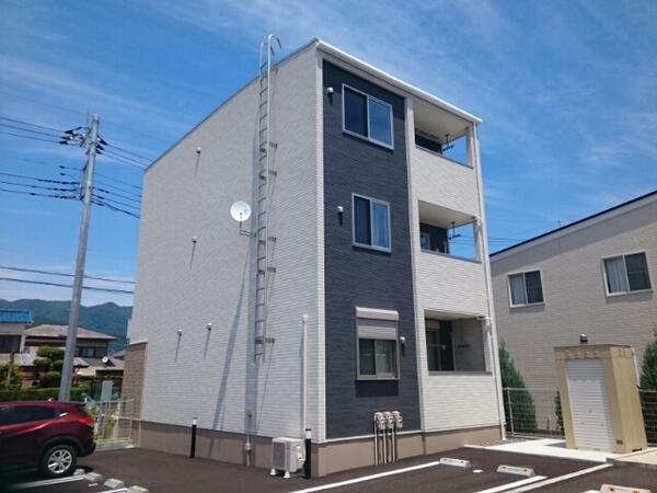 甲府市蓬沢１丁目のアパート