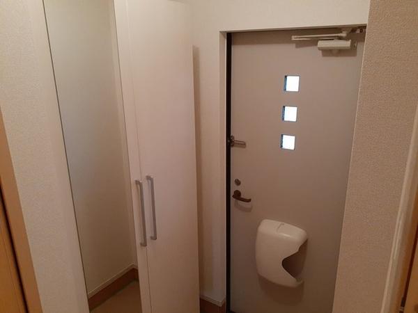 甲州市塩山下塩後のアパート