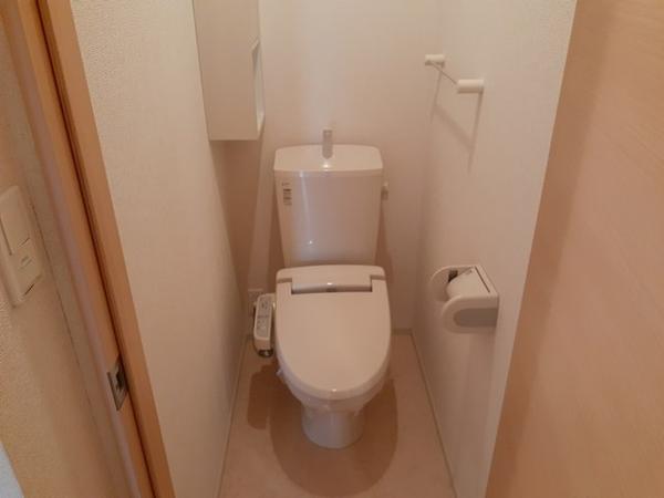 甲州市塩山下塩後のアパート