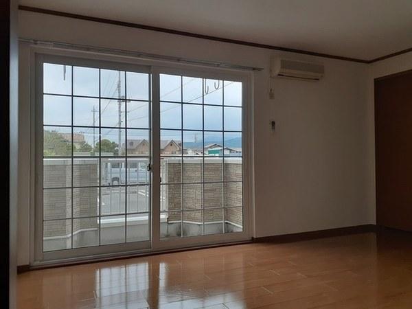 南アルプス市荊沢のアパート