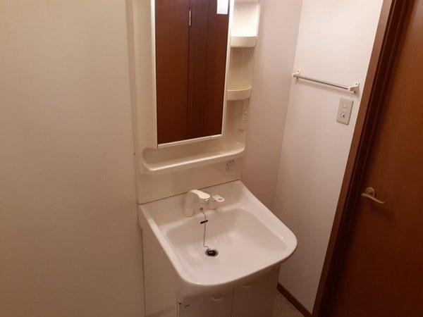 南アルプス市荊沢のアパート