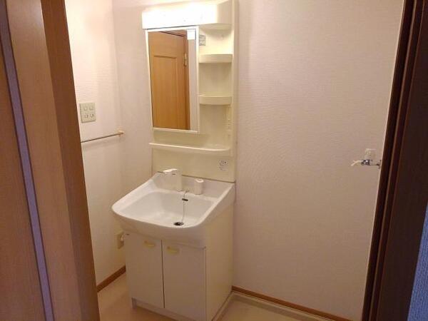 中巨摩郡昭和町西条のアパート