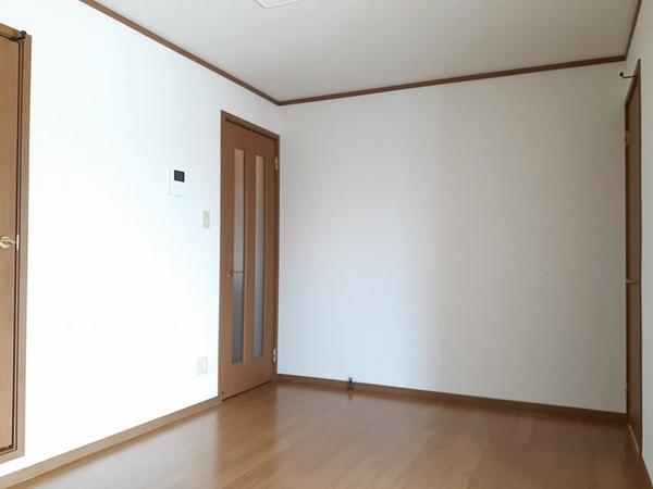 笛吹市石和町中川のアパート