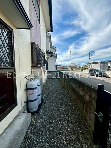 甲府市里吉１丁目の貸家