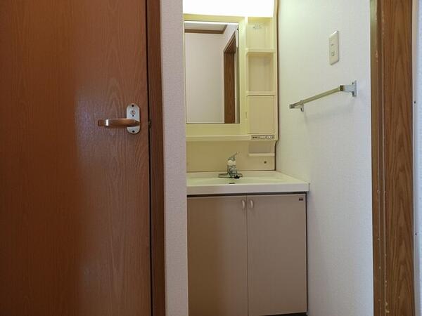 中央市布施のアパート