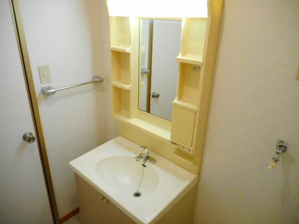 笛吹市石和町砂原のアパート