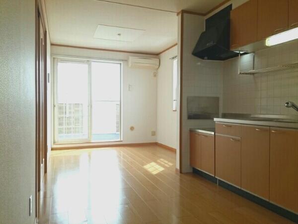 南アルプス市西野のアパート