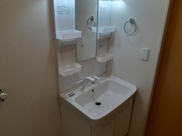甲府市青葉町のアパート