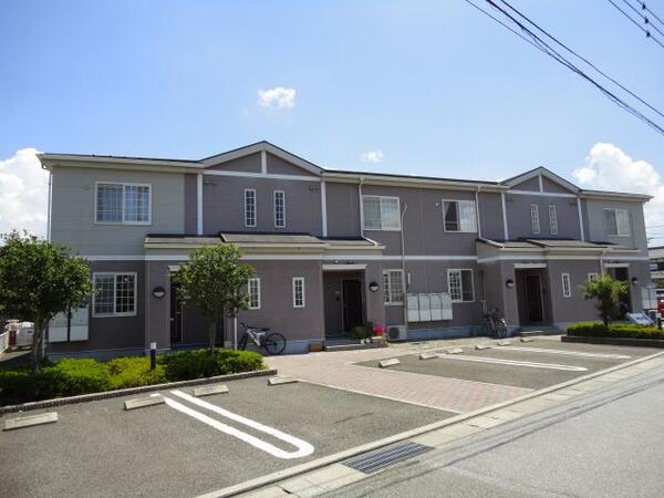 甲府市国母８丁目のアパート