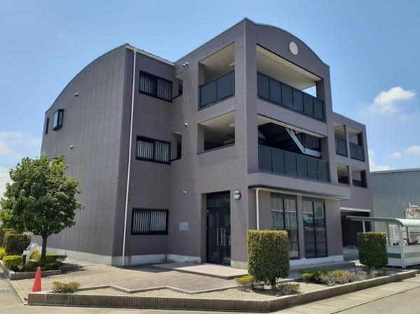 甲府市国母８丁目のマンション