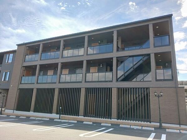 甲府市青葉町のアパート