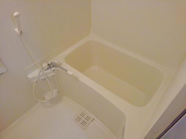 中央市西花輪のアパート