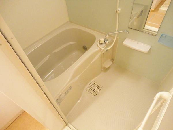 笛吹市石和町市部のアパート