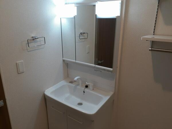 南アルプス市鏡中條のアパート