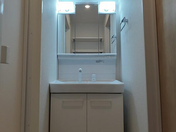 甲府市中小河原町のアパート