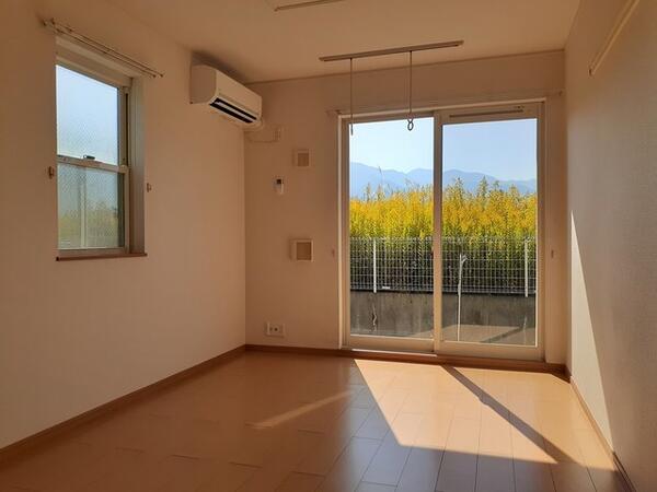 笛吹市御坂町二之宮のアパート