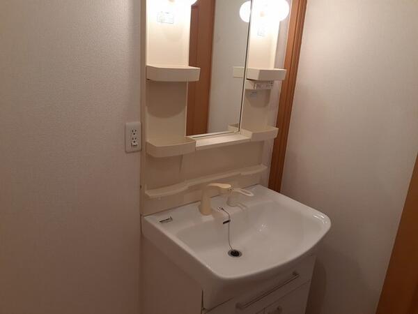 笛吹市御坂町二之宮のアパート