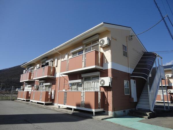 笛吹市春日居町鎮目のアパート