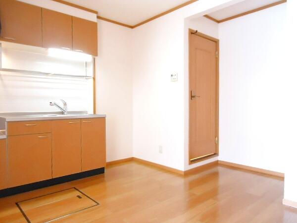 笛吹市春日居町鎮目のアパート