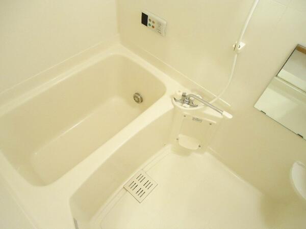 笛吹市春日居町鎮目のアパート