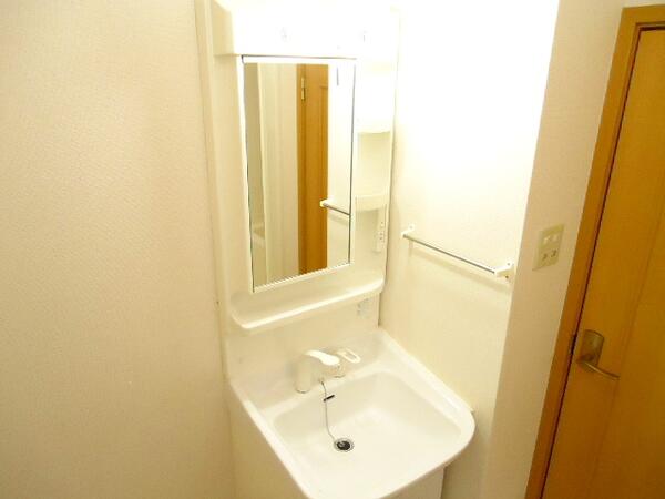 笛吹市春日居町鎮目のアパート