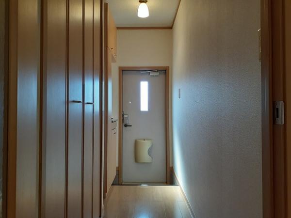 中央市西花輪のアパート