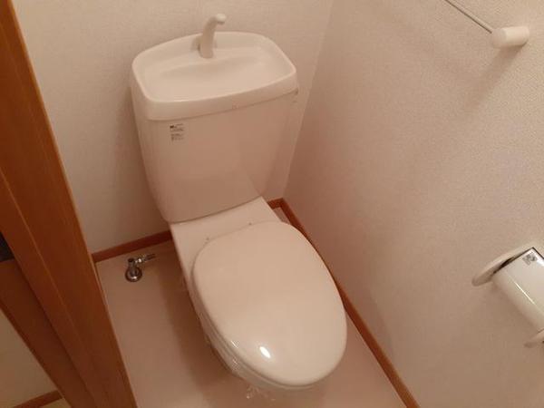 中央市西花輪のアパート