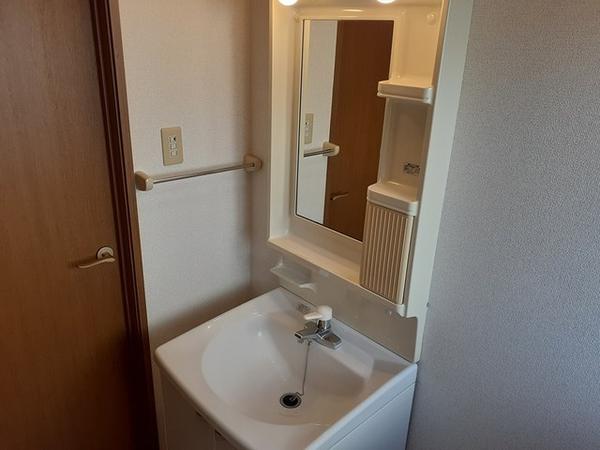 甲斐市中下条のアパート