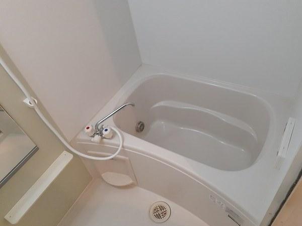 甲府市里吉１丁目のアパート