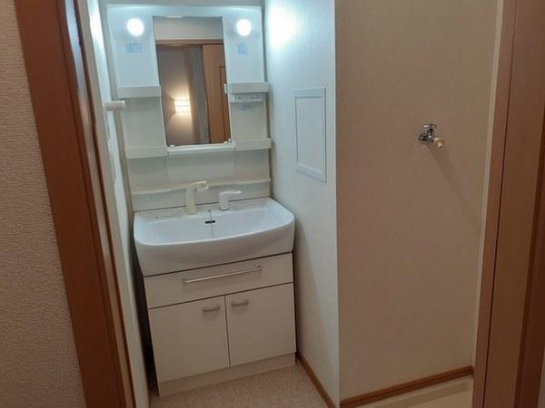 甲府市里吉１丁目のアパート