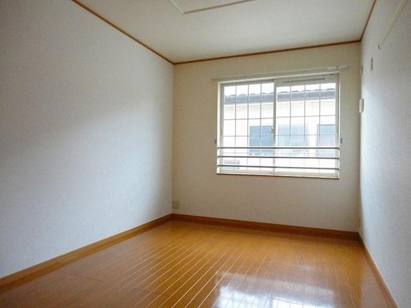 韮崎市藤井町南下條のアパート