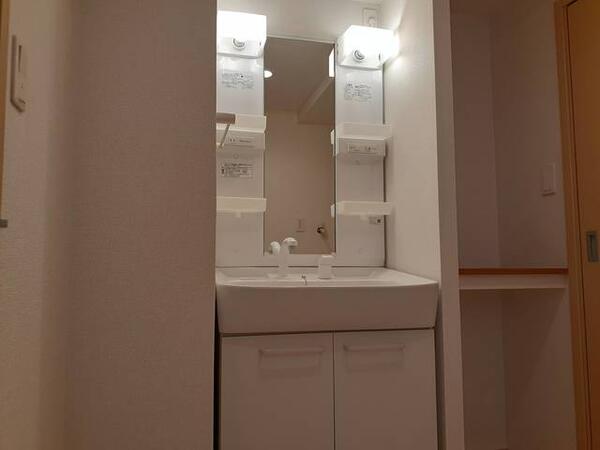 韮崎市大草町若尾のアパート