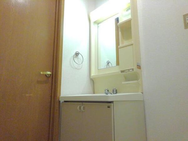 中巨摩郡昭和町西条のアパート