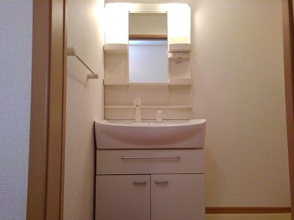 韮崎市藤井町南下條のアパート