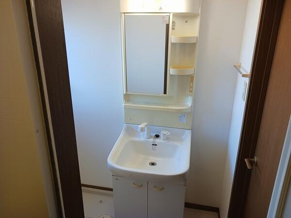 南アルプス市荊沢のアパート