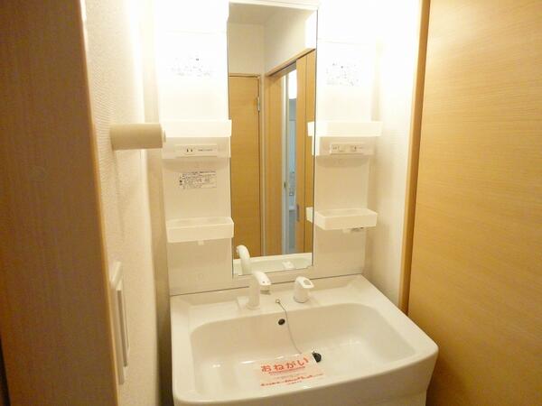 甲府市西田町のアパート