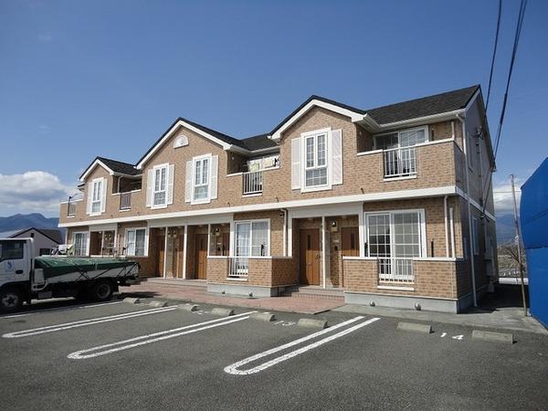 甲州市勝沼町等々力のアパート