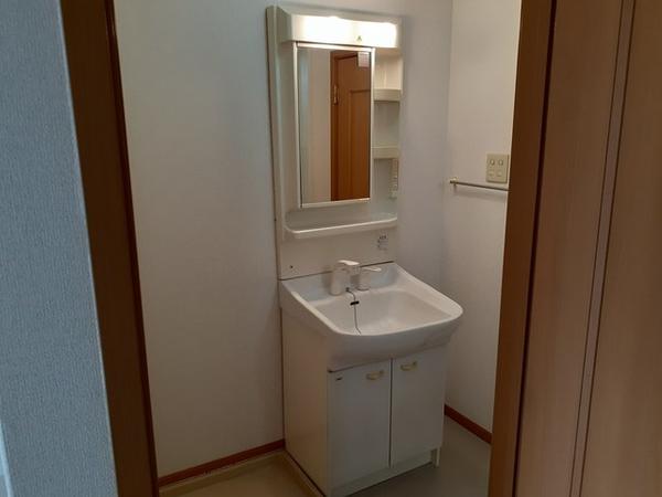 甲州市勝沼町等々力のアパート