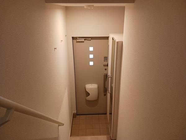 笛吹市石和町川中島のアパート