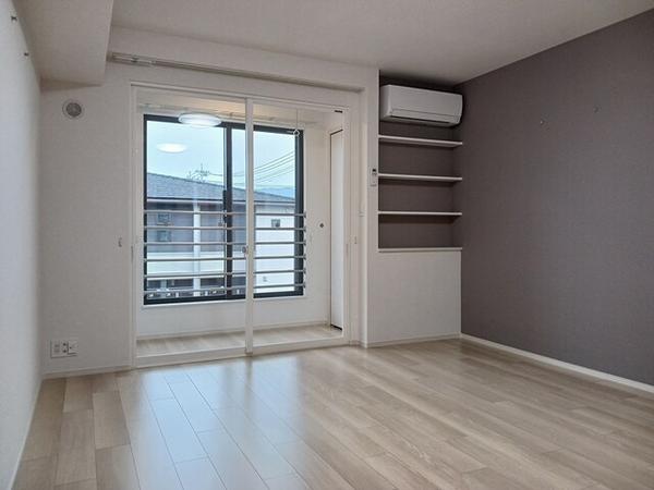 笛吹市石和町川中島のアパート