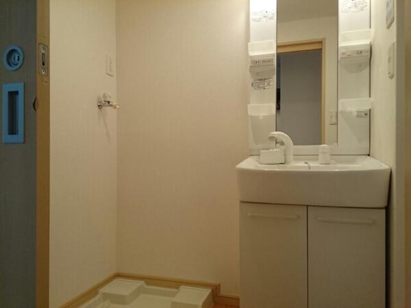 中央市下河東のマンション