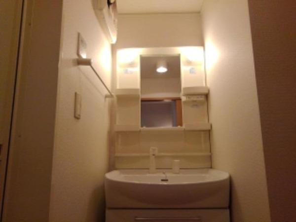 甲府市大津町のアパート