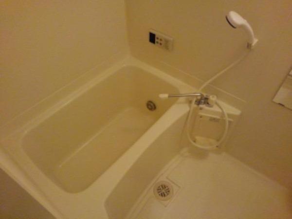 甲州市勝沼町等々力のアパート