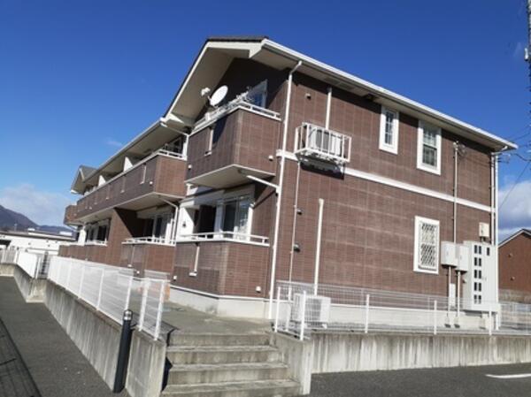 韮崎市大草町若尾のアパート