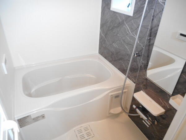 甲府市貢川２丁目のアパート