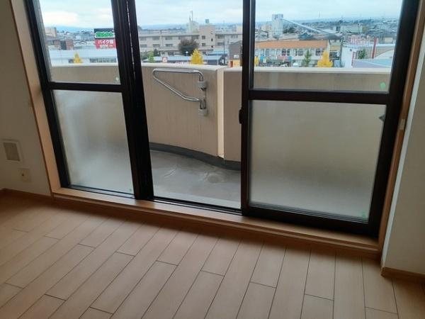 甲府市徳行５丁目のマンション